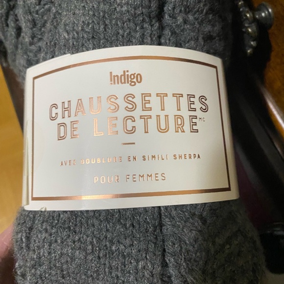 Indigo Gray Cozy Knitted Accents Decor - Picture 2 of 4